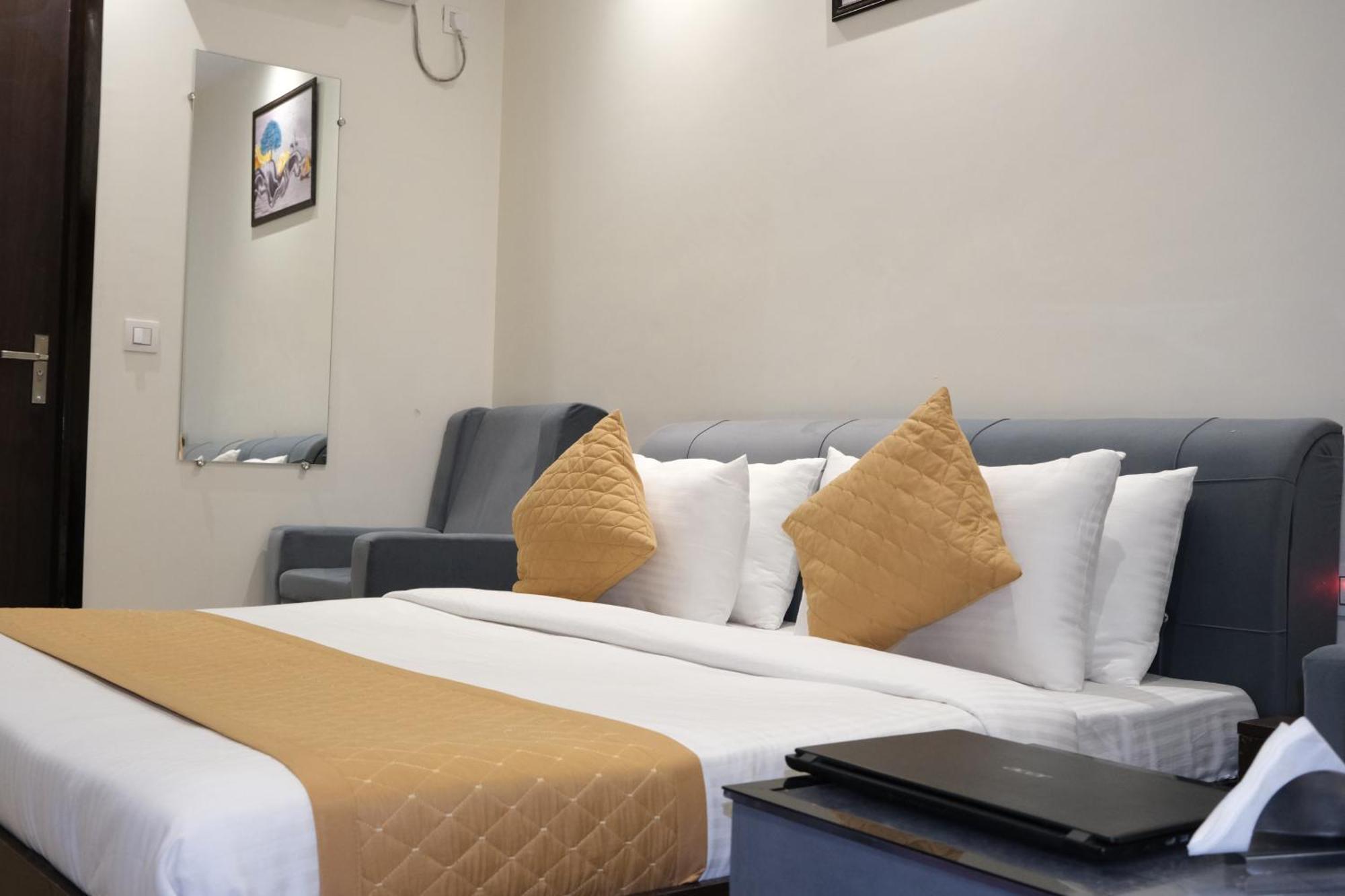 Hotel De Hocks Deluxe - Paharganj